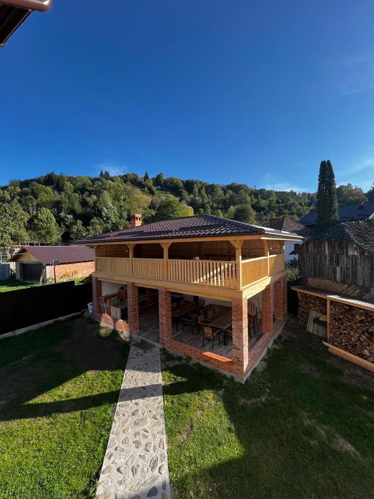 ホテル Casa Bujor De Munte Dragoslavele エクステリア 写真
